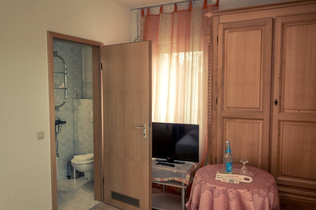 Hotel Adler Aichelberg  Phòng bức ảnh